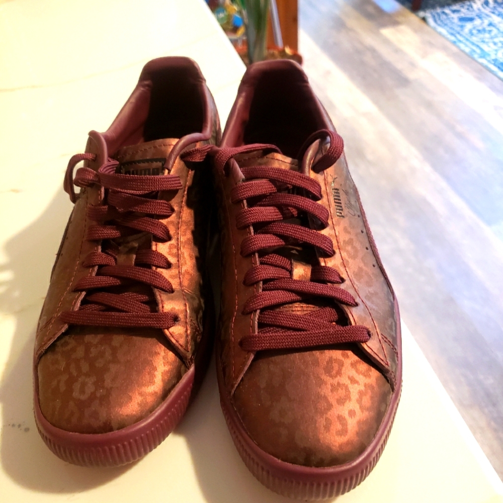 PUMA Women's Leopard Print Metallic Sneaker - Burgundy Accents